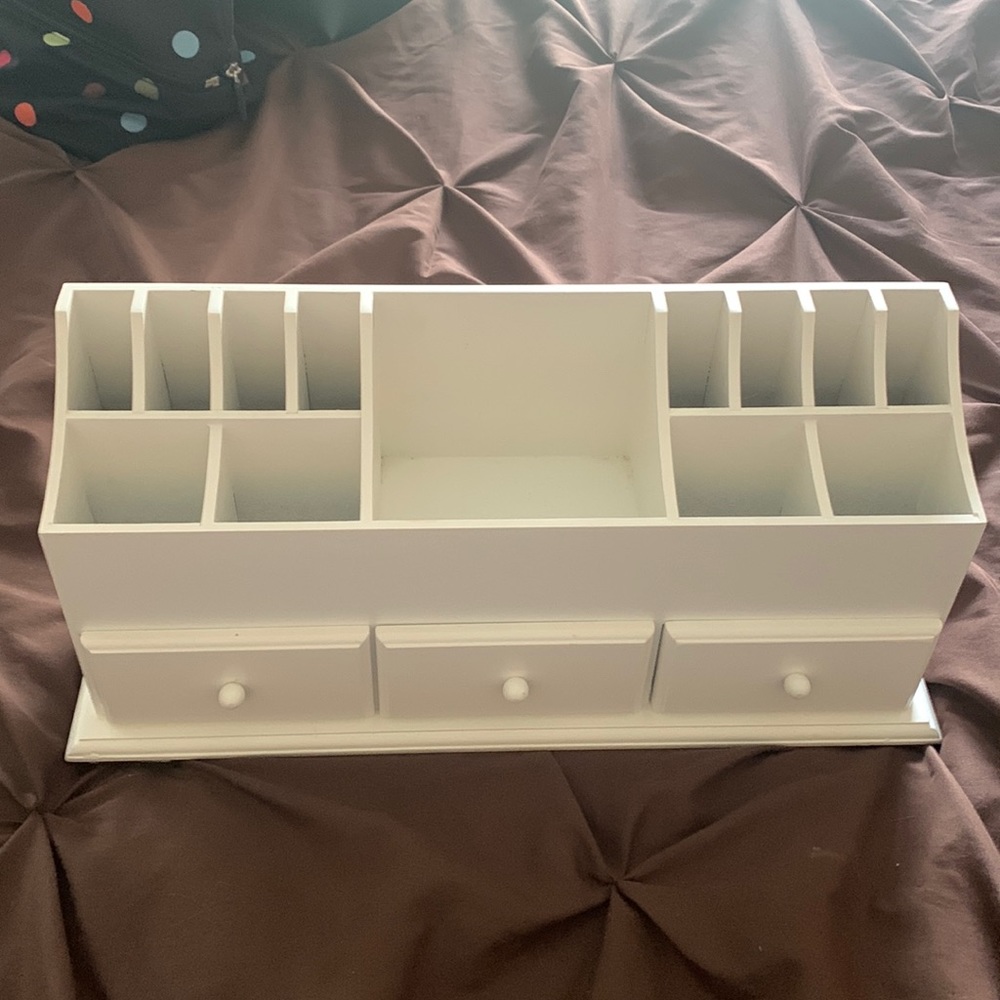 Desk/office supply organizer